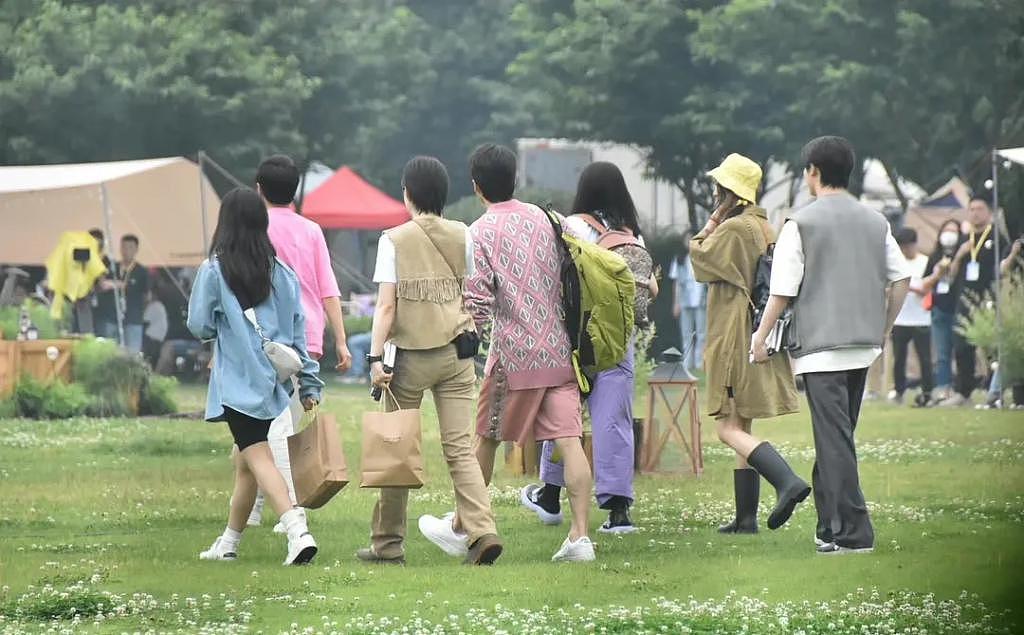 时隔五年芒果台再录《花儿与少年》，还请来杨幂，能再创辉煌吗？ - 3