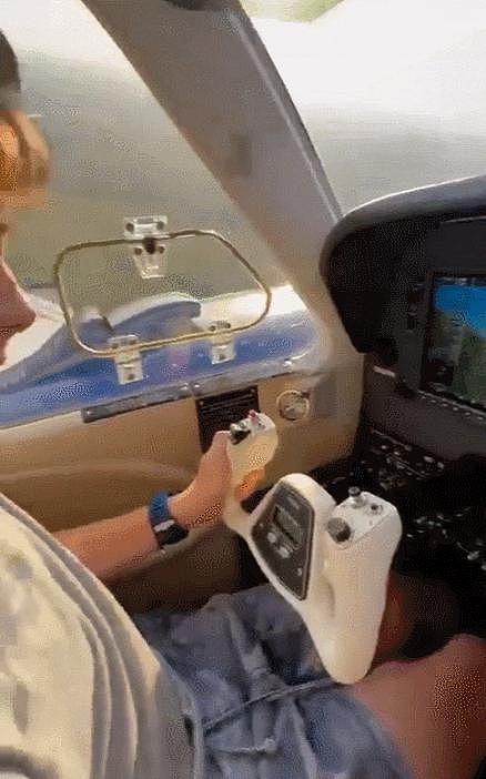 富豪让 11 岁儿子开飞机，自己喝酒拍视频！飞机坠毁妻子自杀 - 9