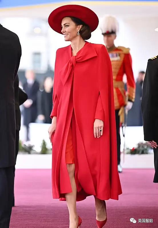 英王室为韩总统办奢华国宴！最抢镜的是凯特王妃的红衣美腿 - 4