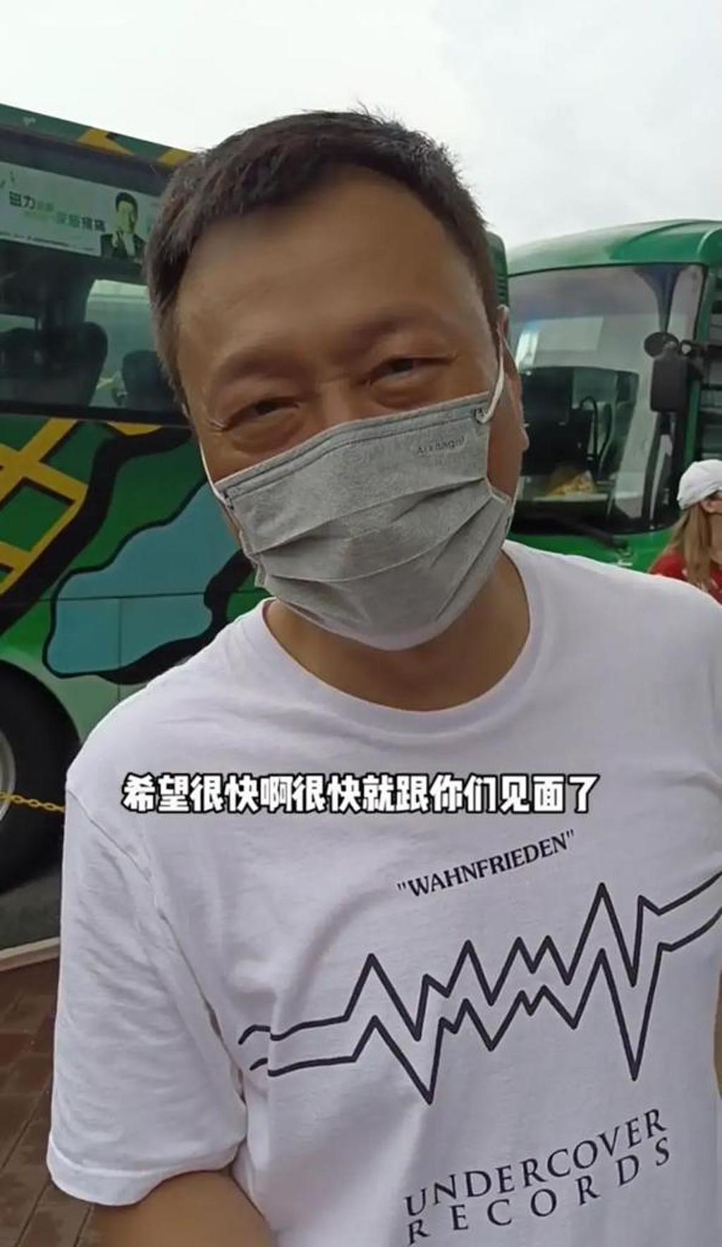 黎耀祥拍 TVB 剧 5 个月快累垮，杀青后急回内地，推 4 箱行李显疲惫 - 4