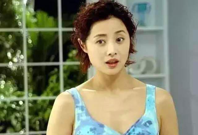 张若昀继母刘蓓复出拍戏，片场皱眉黑眼圈浓，张健曾被曝欠债不还 - 2