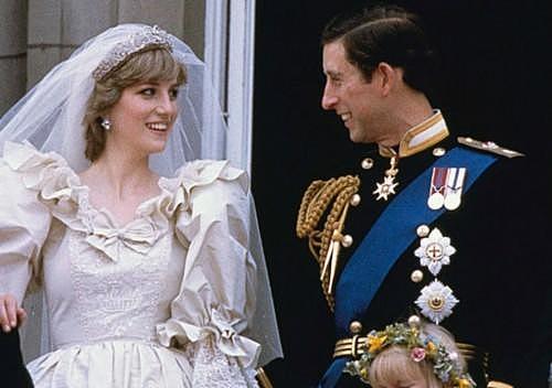 被戴妃悄悄售出的结婚礼物，从没公开戴过，还和查尔斯王子有关系 - 7