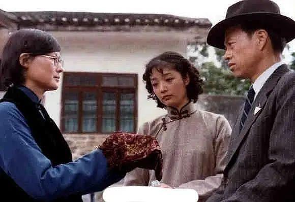 老戏骨刘子枫在上海去世，饱受病痛折磨，离世前手无法抬起 - 8