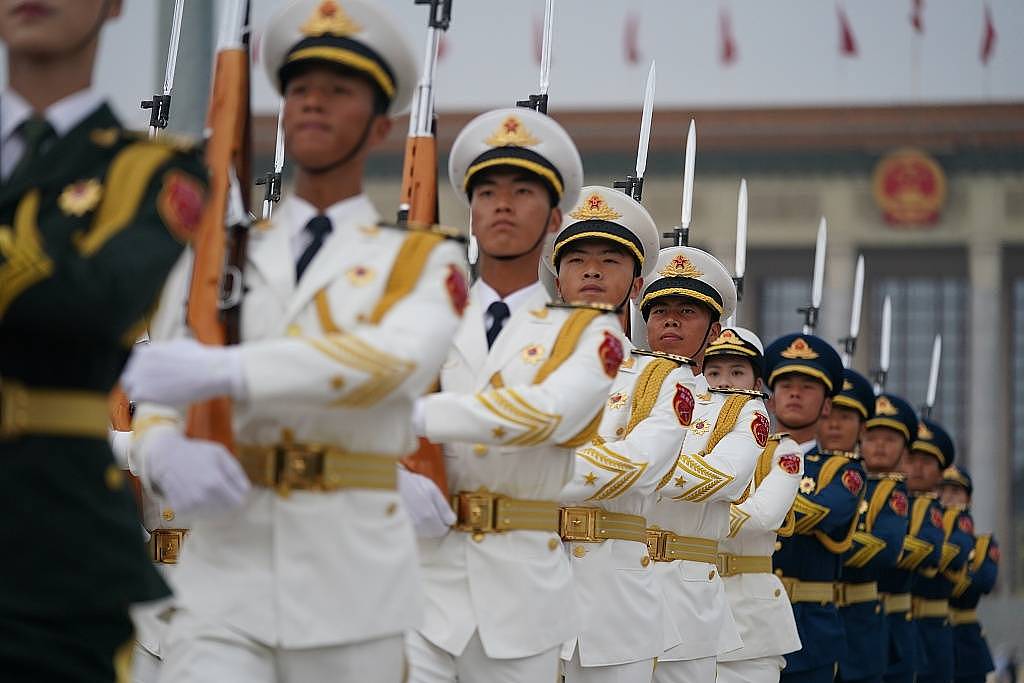 烈士纪念日向人民英雄敬献花篮仪式在北京天安门广场隆重举行 - 4