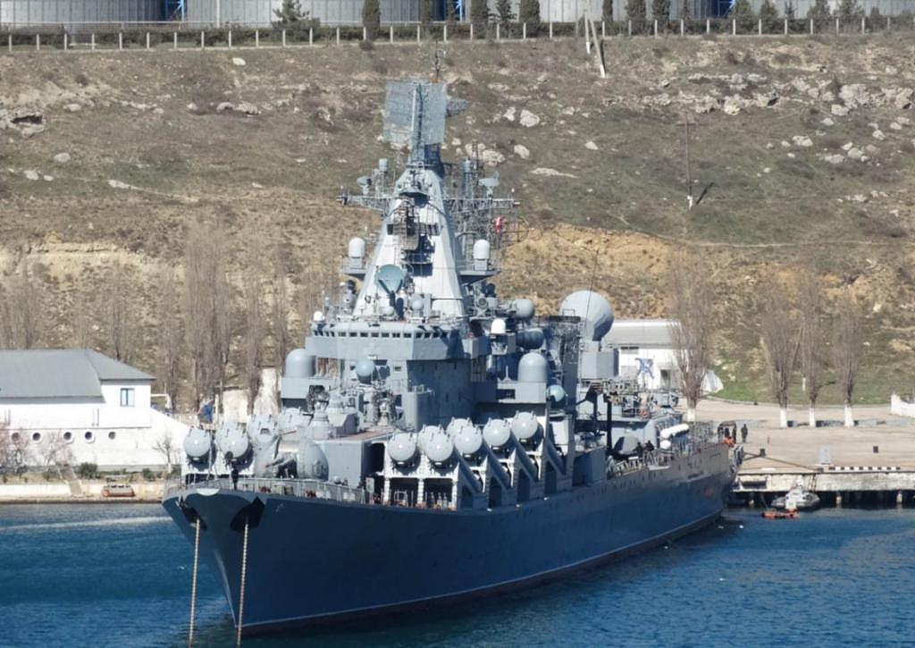 俄黑海舰队旗舰遭导弹重创全员弃舰？雪上加霜的俄海军太难了 - 17