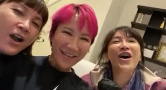 甄妮公开李玟三姐妹视频，留言三个傻姑娘，她一直在想念李玟 - 2