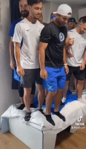 以色列9人干塌的纸板床 韩国运动员一个人就睡裂了 - 4