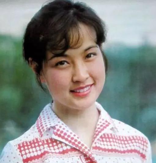刘晓庆上热搜，进过监狱，4 婚 3 离：骂她的人都不装了… - 26