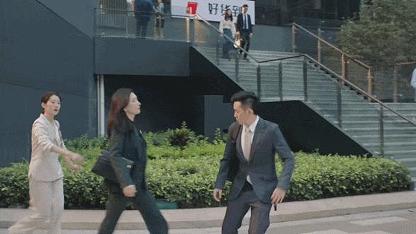 《新闻女王》豆瓣评分下降，网友：烂尾是 TVB 的精髓 - 24