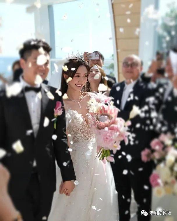 TVB 小花与圈外男友巴厘岛结婚 在婚礼现场落泪 - 12