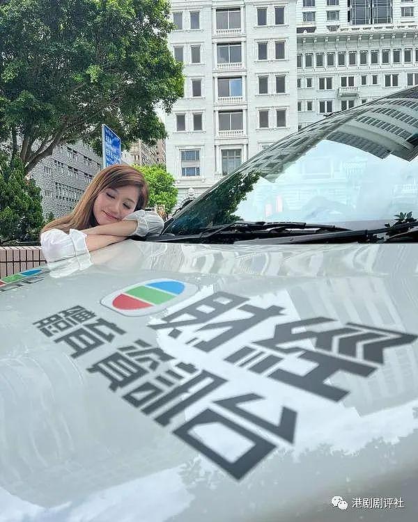 又一 TVB 新闻主播宣布离巢，曾演年轻版钟嘉欣 - 2