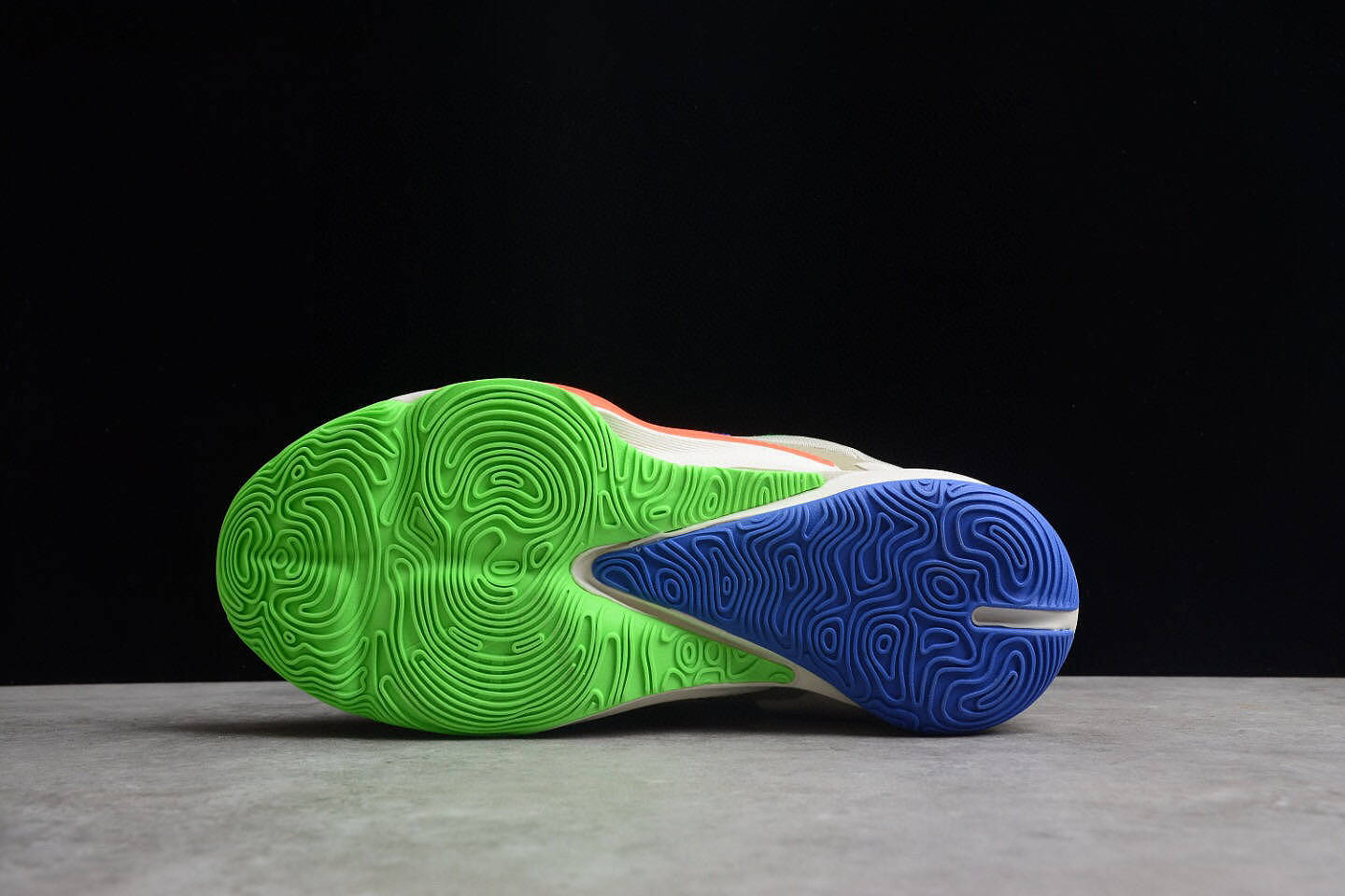 耐克 Nike Zoom Freak 3 Giannis 雄鹿字母哥三代篮球鞋 - 12