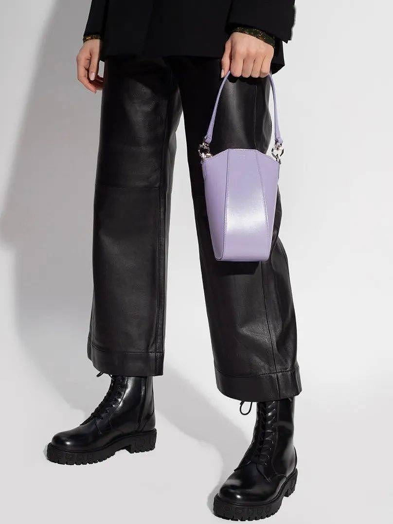 2022 年流行色发布，这些「蓝紫色调」包袋已预订你的衣橱 - 15