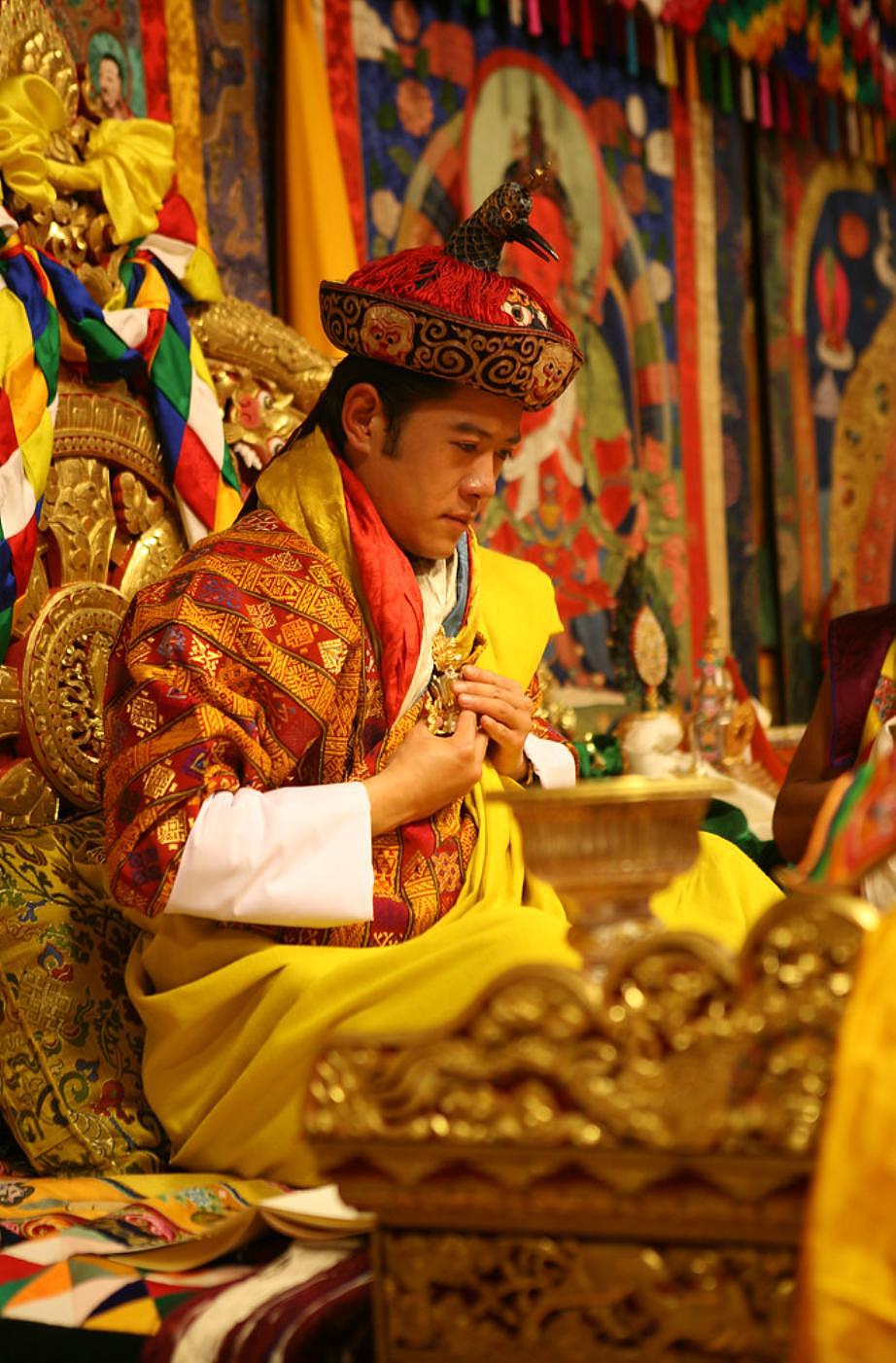 亚洲颜值天花板的不丹王室，一生爱一人的故事是真的吗 - 48