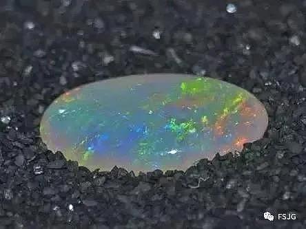 十月生辰石 | 它拥有着世间最绚丽的色彩，它像是星辰大海更像是极光川流 - 18