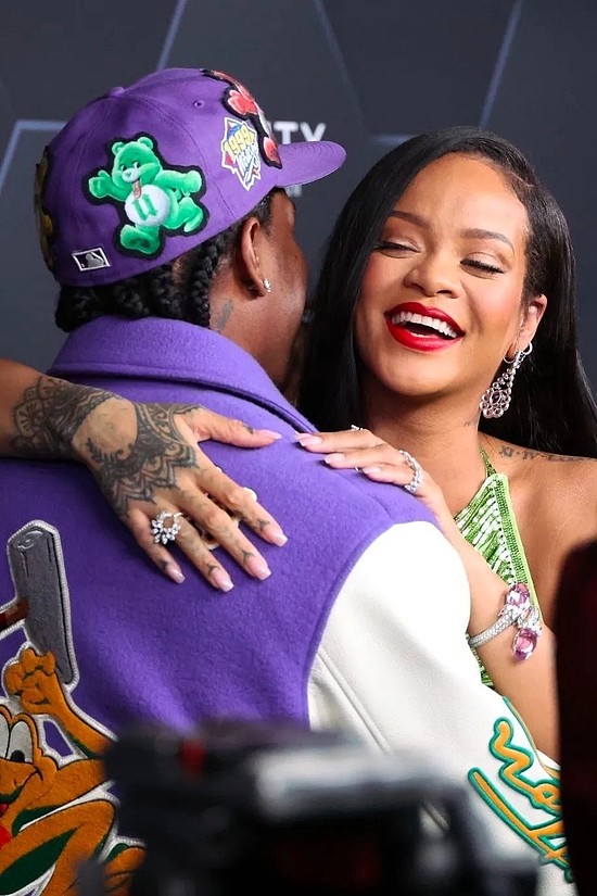 音乐界最会穿的情侣？回顾 Rihanna 与 A$AP Rocky 同场造型 - 27
