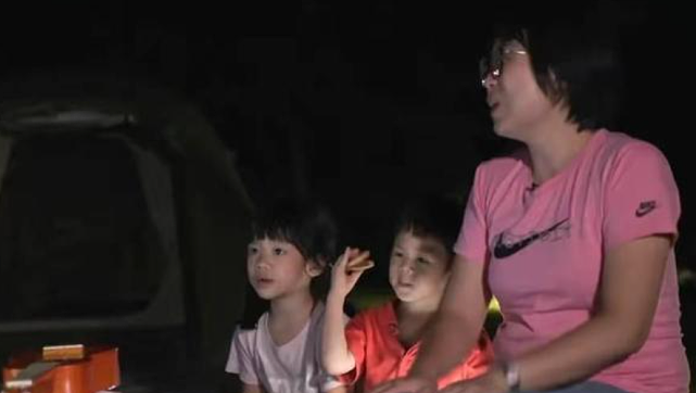 台湾夫妻10年生6娃，老三夭折老六浴缸出生，计划继续生老七 - 19