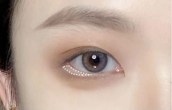 杨紫教科书级空气眼妆 为妆容做减法她做出了榜样 - 15