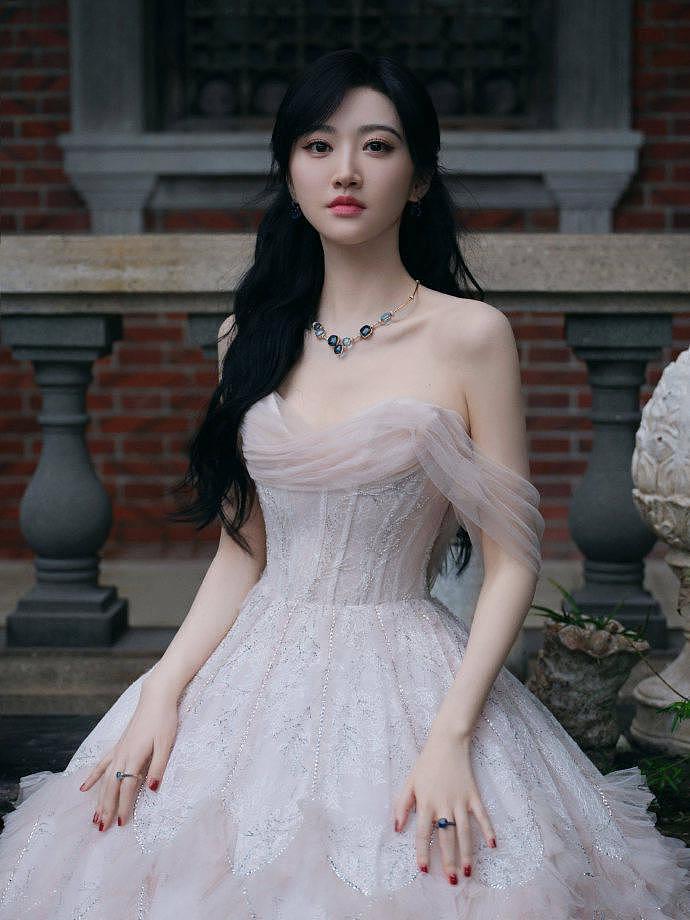 甜美公主范 景甜穿白色蓬蓬裙清新怡人 - 5