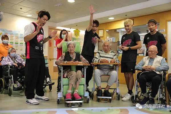 TVB 男星组队做义工，同老人开心玩游戏过节 - 11