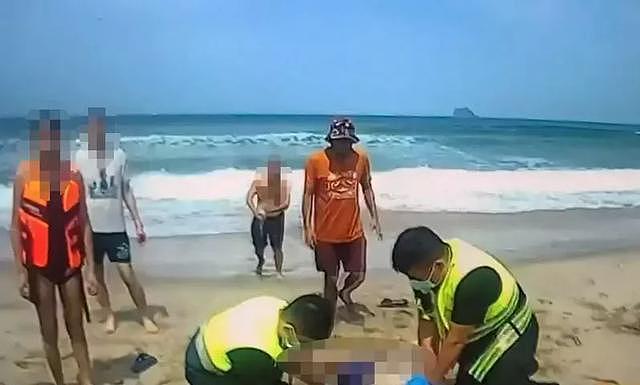 张震岳海边冲浪遇游客溺水 帮忙 CPR 并合力送上救护车 - 1