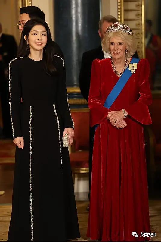 英王室为韩总统办奢华国宴！最抢镜的是凯特王妃的红衣美腿 - 39