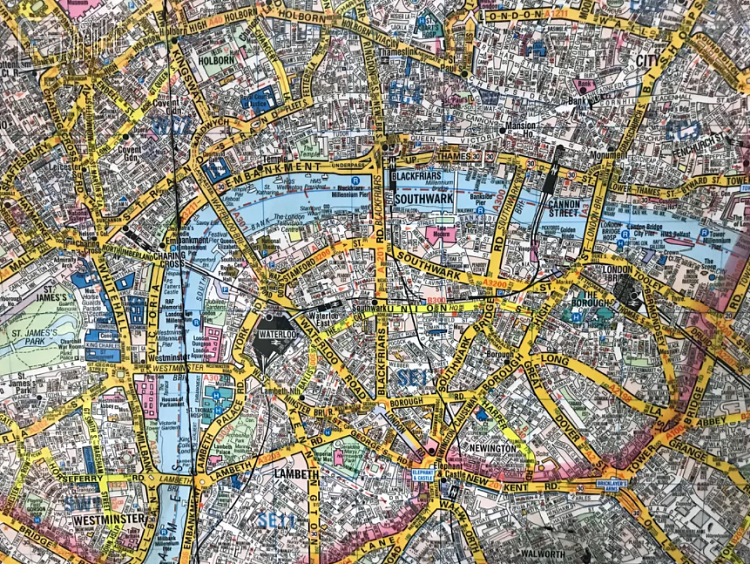 有媒体称伦敦地图“像是一锅意大利面掉在了地板上”