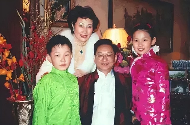 1978年，陕西女孩因特异功能出名，28岁嫁入豪门，如今身价440亿 - 12