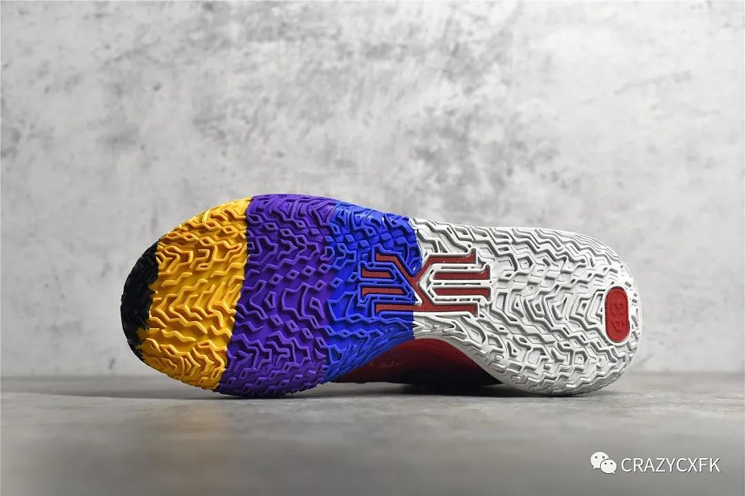 耐克 欧文 Nike Kyrie Irving 7 ICONS OF SPORT 英雄主题篮球鞋 - 5