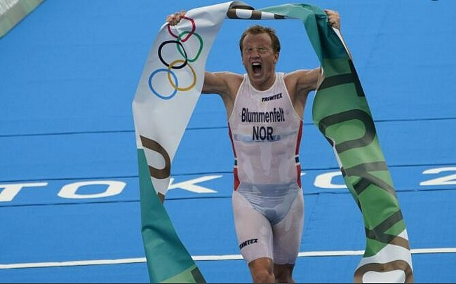奥运男子铁人三项挪威猛男逆转夺冠 英国华裔摘银 - 1