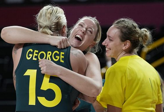 惊险！澳大利亚女篮仅以三分优势 晋级八强 - 1
