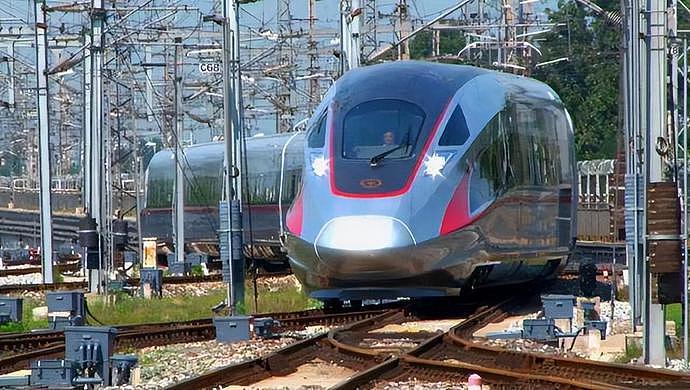 越南开出 4000 亿高铁大单，绕过中国选日本，全线通车需等到 2045 年 - 4
