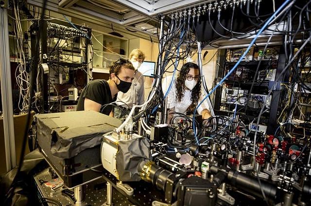 哈佛联合MIT实现256个量子比特模拟器，或标志进入量子世界新领域 - 2