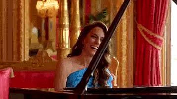 41 岁凯特王妃意外“亮相”欧歌赛，弹钢琴惊艳观众，被赞如此高贵 - 3