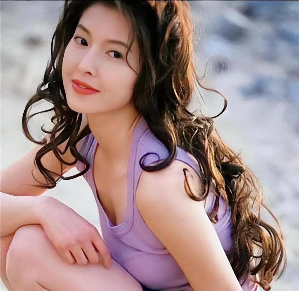 8 位“叫不上名”的香港女配角，年轻时都美若天仙一眼万年 - 22
