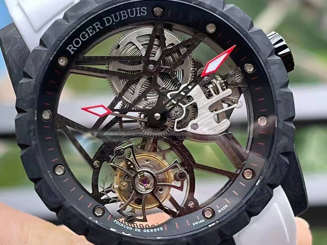 BBR罗杰杜彼王者系列碳纤维陀飞轮腕表升级V4版，艺术与时间的结晶 - 35