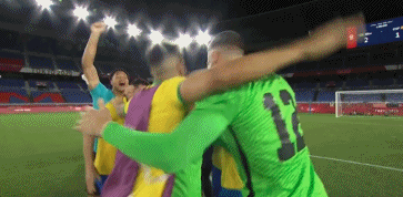 狂舞与热泪！巴西夺金球员跪地啜泣 38岁阿尔维斯披着国旗哭 - 2