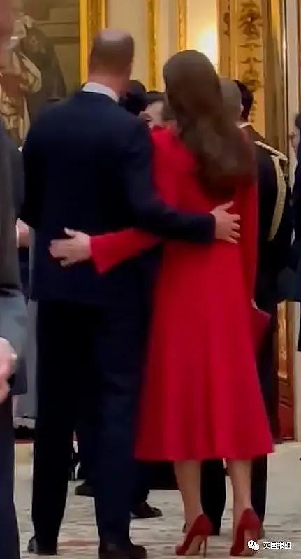 英王室为韩总统办奢华国宴！最抢镜的是凯特王妃的红衣美腿 - 27