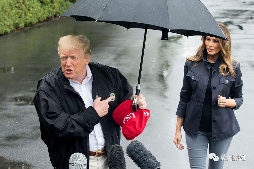 韩国总统爱妻人设崩塌！抢走雨伞让妻子淋雨，网友：跟川普一模一样！ - 22