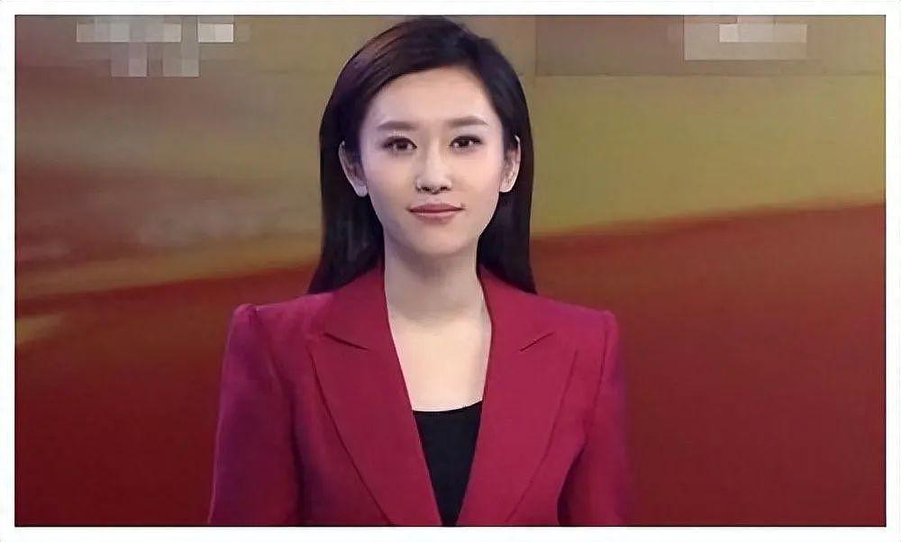 新闻联播 90 后美女主播受力捧！大量生活照曝光，清纯撞脸刘亦菲 - 8