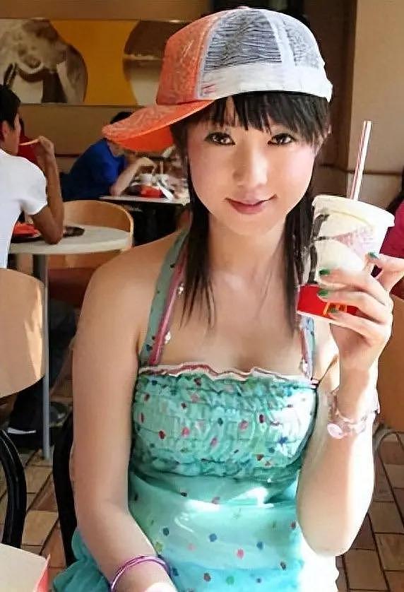 裸模张筱雨年轻时拍写真火爆超刘亦菲，现将近 40 岁仍单身 - 1