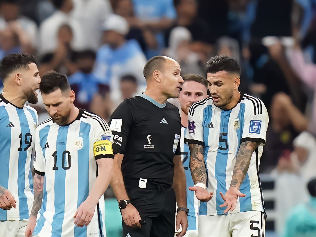 荷兰vs阿根廷判罚分析：小公举是怎么把比赛给吹失控的 - 24