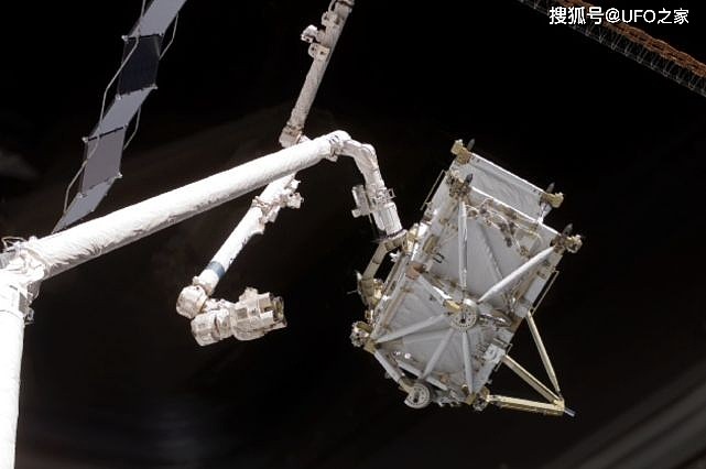 中国首次！空间站机械臂成功转位飞船，能配剪刀剪卫星太阳帆吗？ - 4