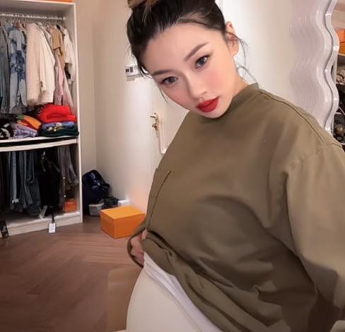 程晓玥展现超大孕肚，网友猜测是女儿，预计还有两三个月预产期 - 3