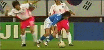世界杯36计③：贝利拿球就铲腿，韩国“打”懵意大利 - 3