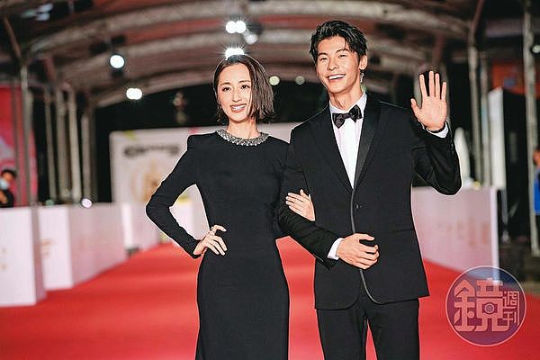 去年許光漢（右）挽著柯佳嬿踏上金鐘紅毯，雖然最後失利男主角獎項，卻成功吸引大批海外粉絲收看轉播。