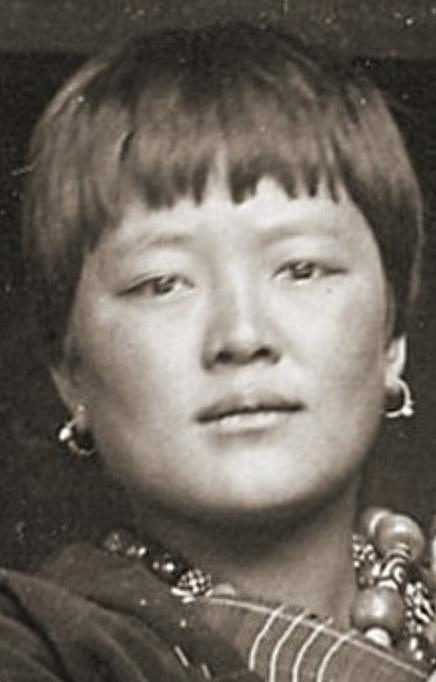 亚洲颜值天花板的不丹王室，一生爱一人的故事是真的吗 - 19