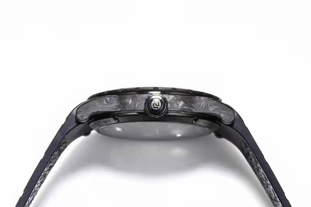 BBR罗杰杜彼王者系列碳纤维陀飞轮腕表升级V4版，艺术与时间的结晶 - 17