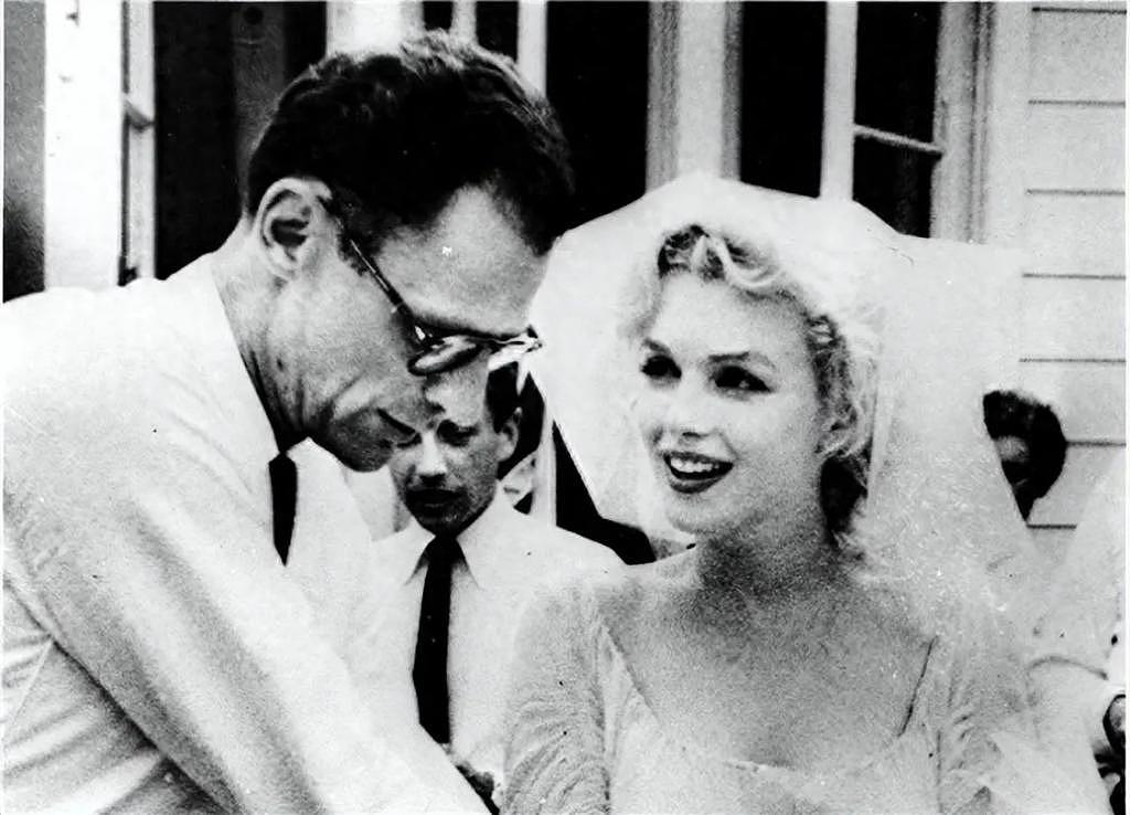 1962 年玛丽莲梦露和肯尼迪私会，身穿透明裙魅惑妖娆 - 16