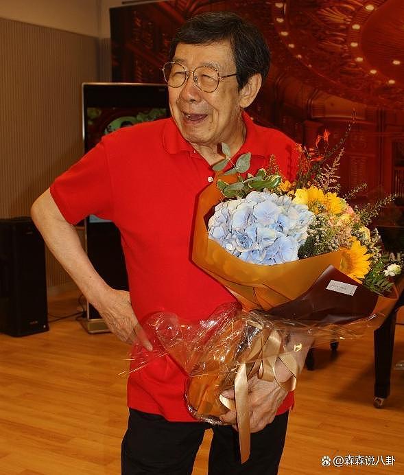 90 岁胡枫确诊新冠，宣布取消演唱会，干儿子张学友致电慰问 - 2